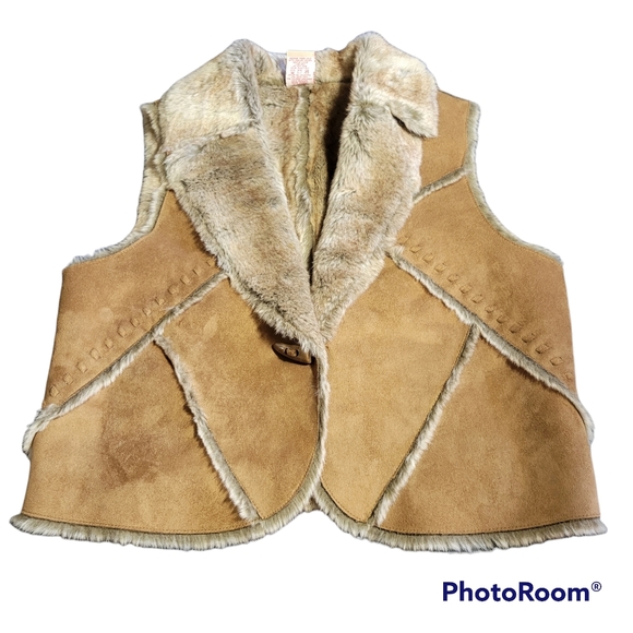 Faded Glory Jackets & Blazers - Faded Glory Faux Fur/Seude Reverse Vest M